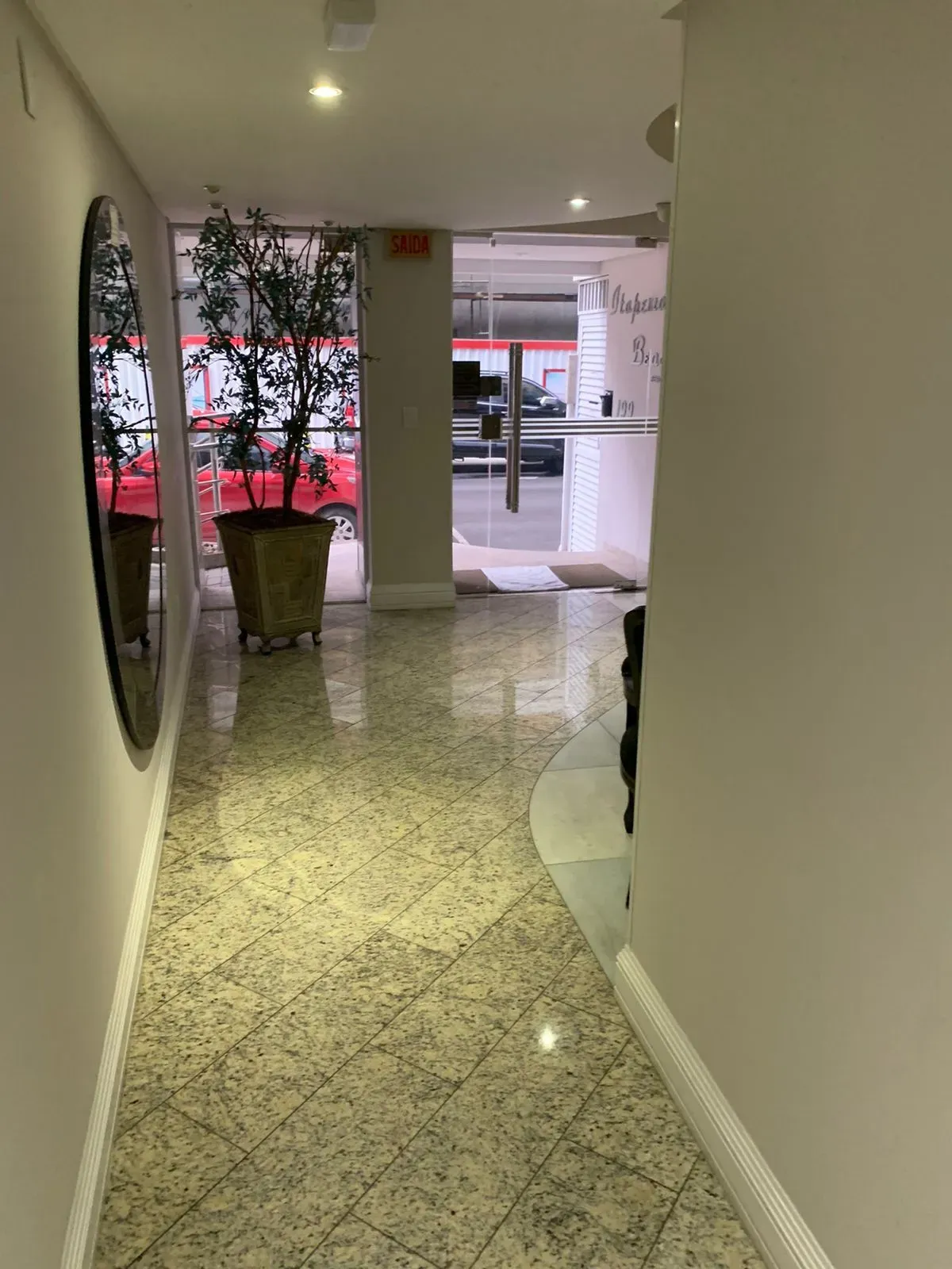 Cobertura duplex com 3 suítes sendo 1 master e 2 vagas - Meia Praia | Itapema/SC