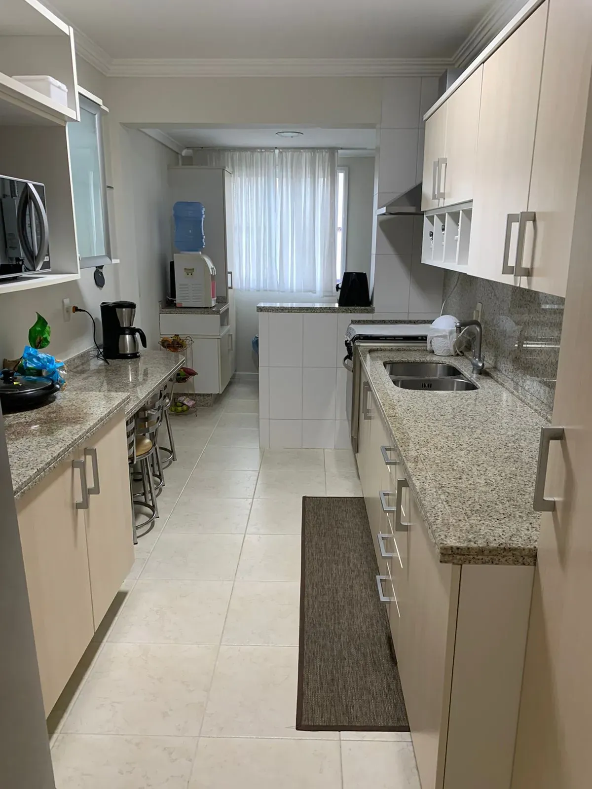 Cobertura duplex com 3 suítes sendo 1 master e 2 vagas - Meia Praia | Itapema/SC
