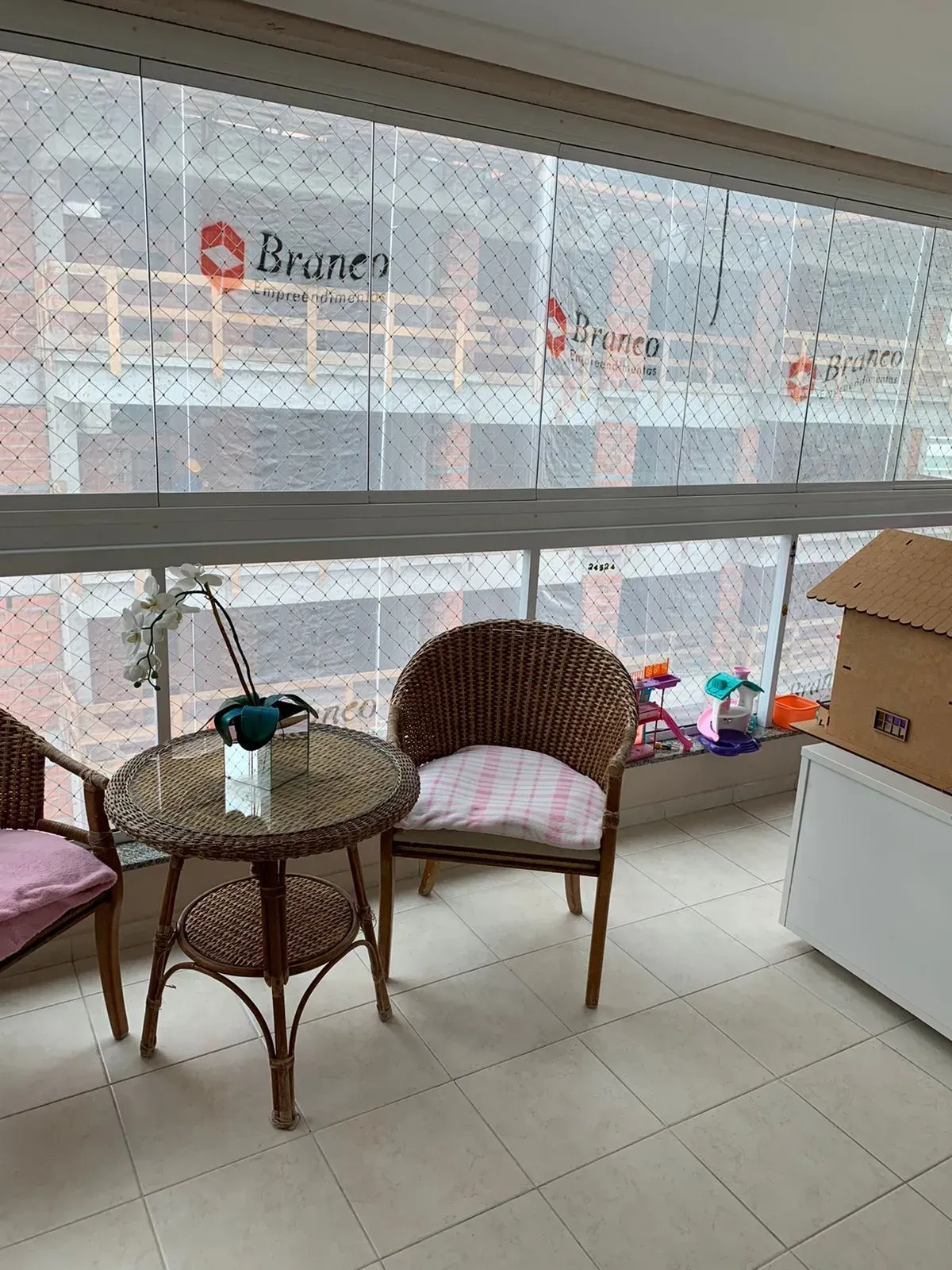 Cobertura duplex com 3 suítes sendo 1 master e 2 vagas - Meia Praia | Itapema/SC