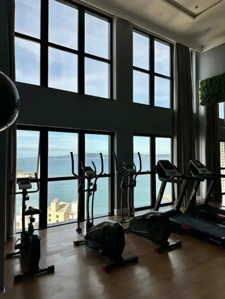 Apartamento mobiliado de 1 dormitório e 1 vaga na Meia Praia, Itapema/SC