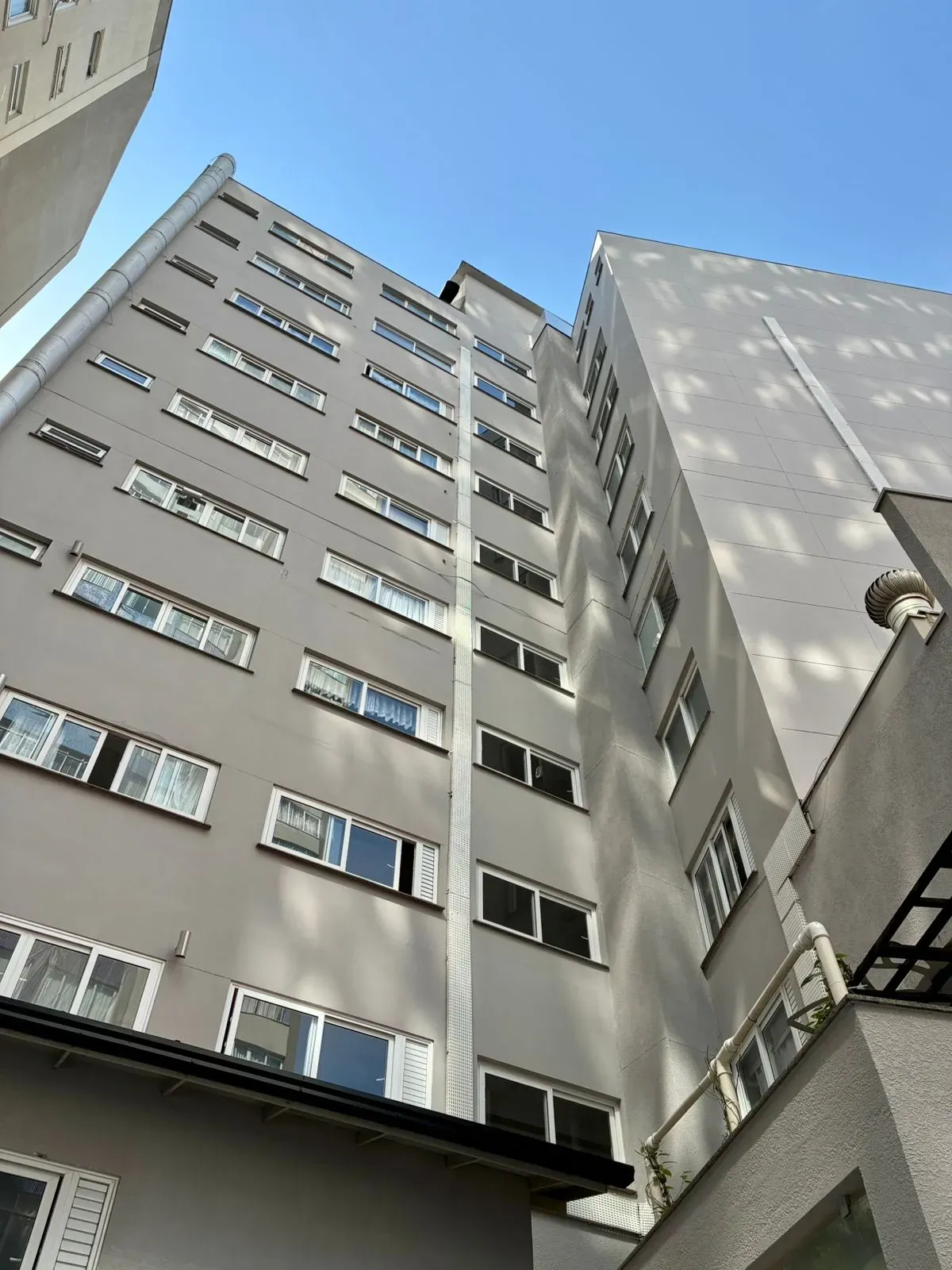 Frente mar com 3 dormitórios sendo 1 suíte e 2 vagas, Vista Panorâmica da Orla de Balneário Camboriú