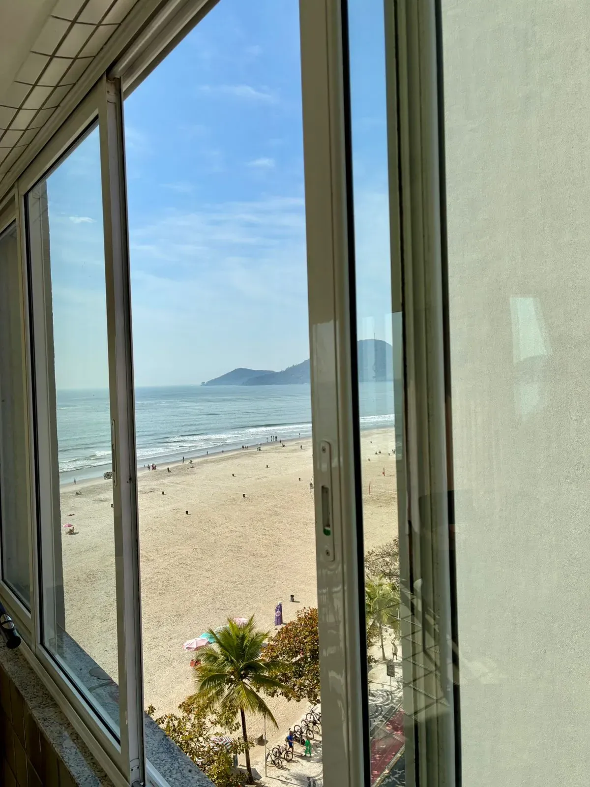 Frente mar com 3 dormitórios sendo 1 suíte e 2 vagas, Vista Panorâmica da Orla de Balneário Camboriú