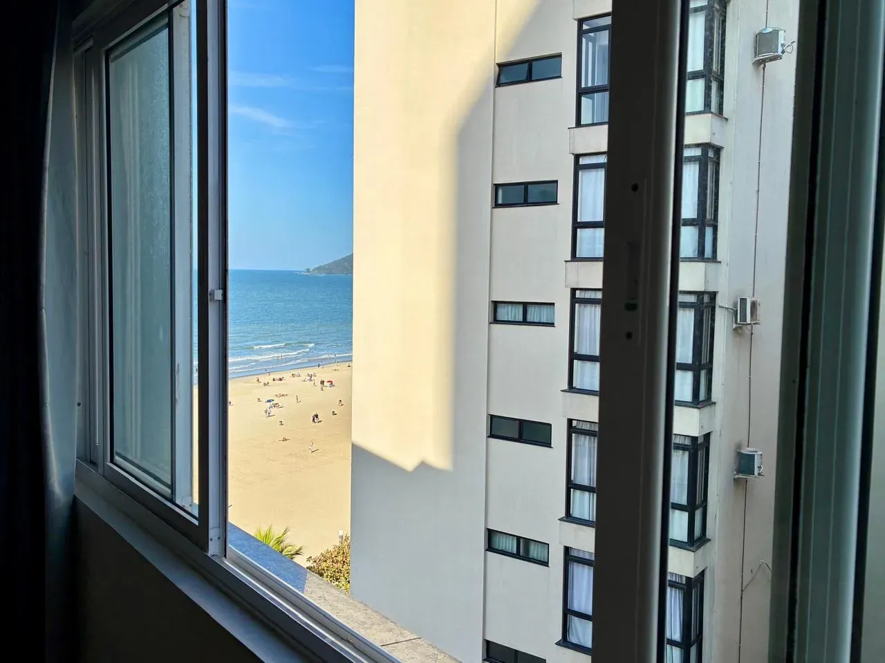 Frente mar com 3 dormitórios sendo 1 suíte e 2 vagas, Vista Panorâmica da Orla de Balneário Camboriú