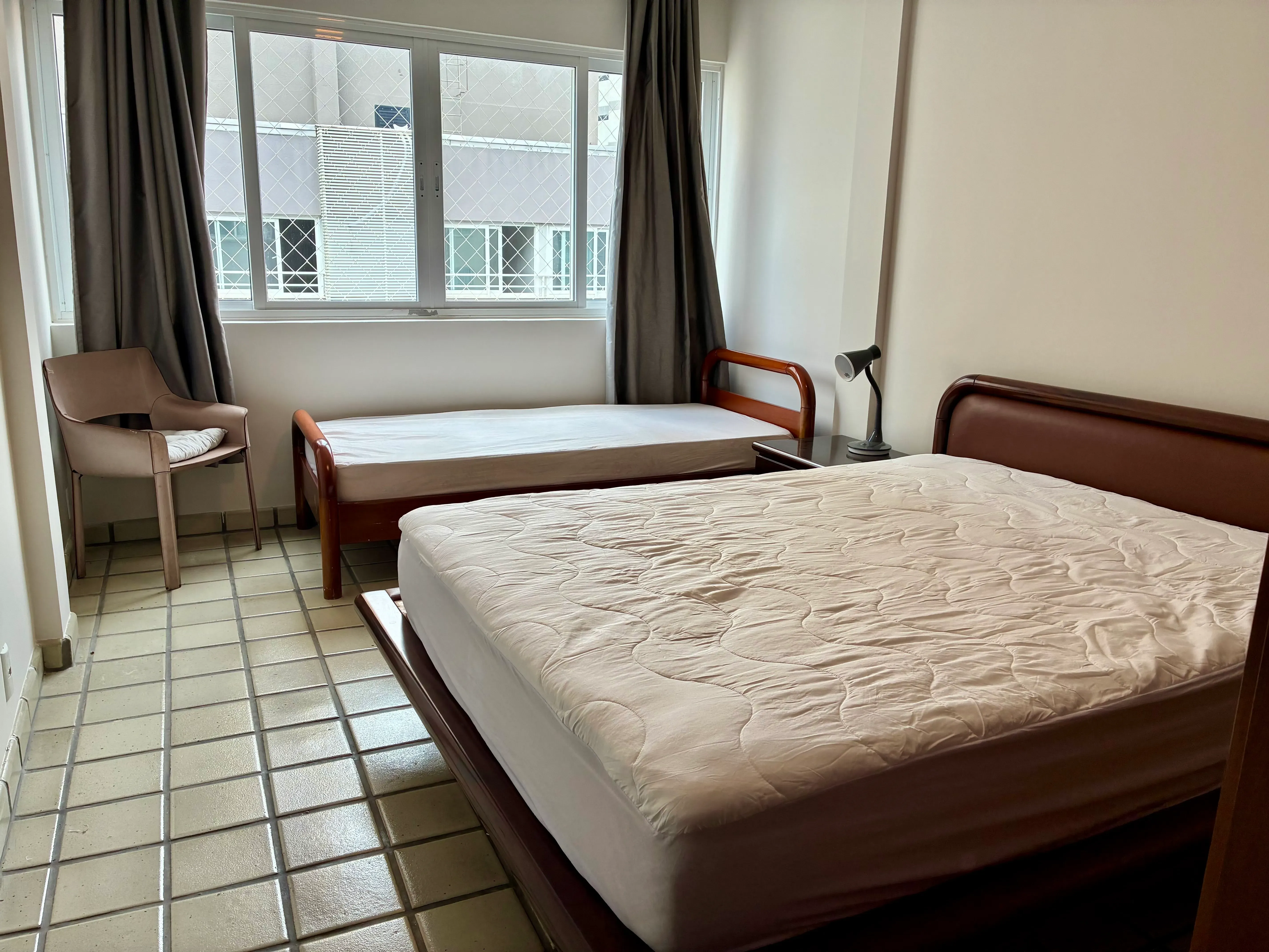 Frente mar com 3 dormitórios sendo 1 suíte e 2 vagas, Vista Panorâmica da Orla de Balneário Camboriú