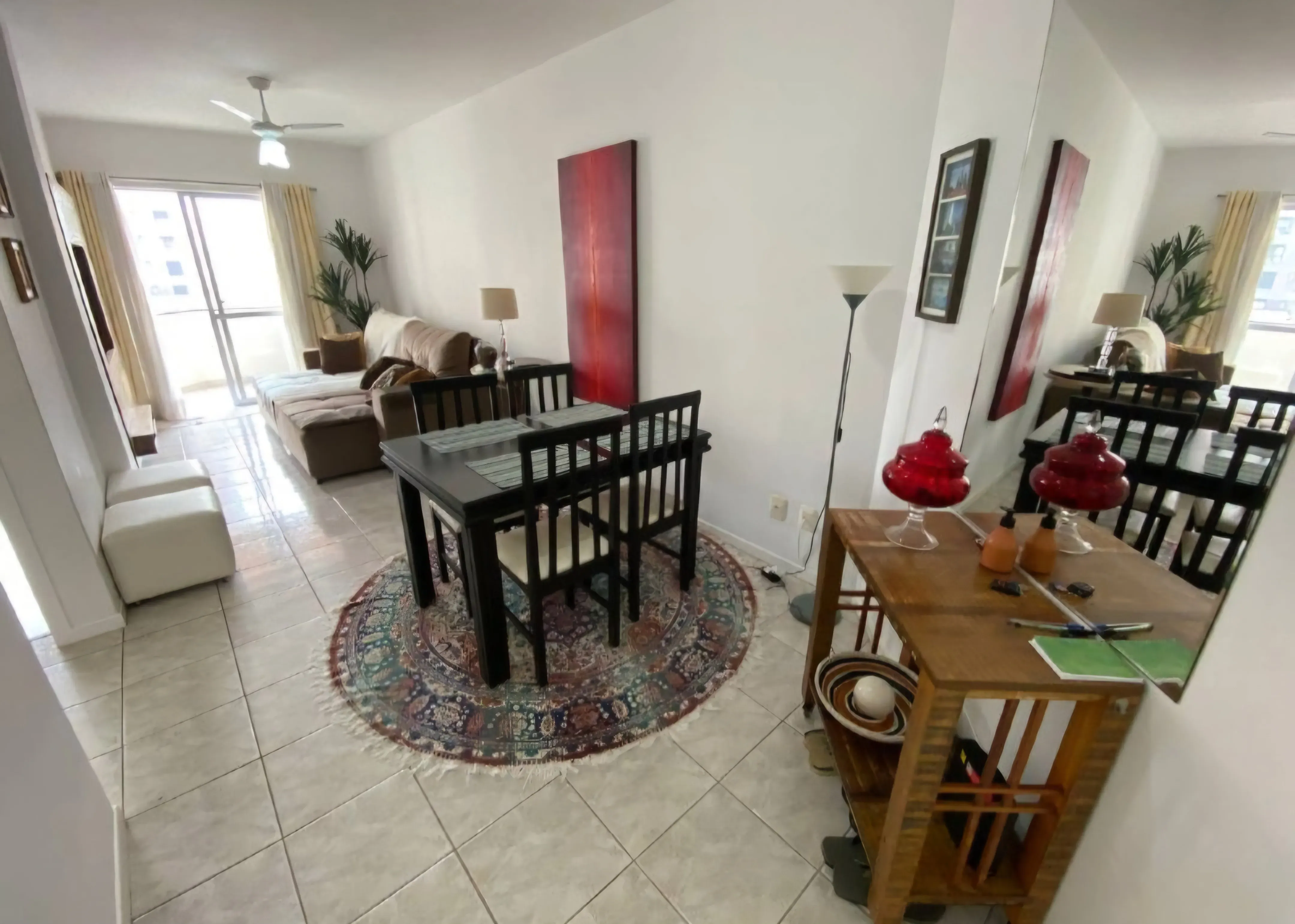 Apartamento quadra mar com 2 dormitórios e 1 vaga de garagem - Avenida Brasil Balneário Camboriú/SC