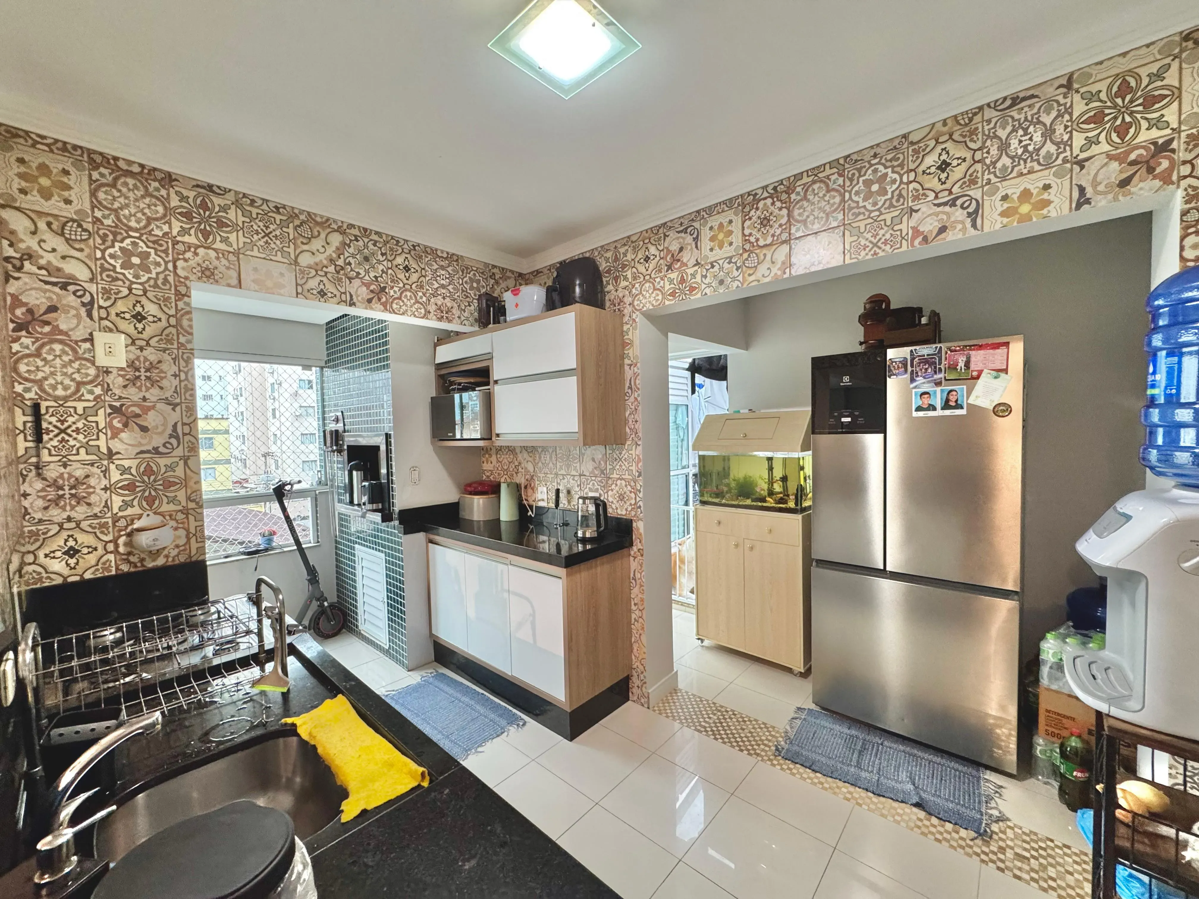 Apartamento garden 4 dormitórios sendo 3 suítes com quintal perto do mar em Balneário Camboriú/SC