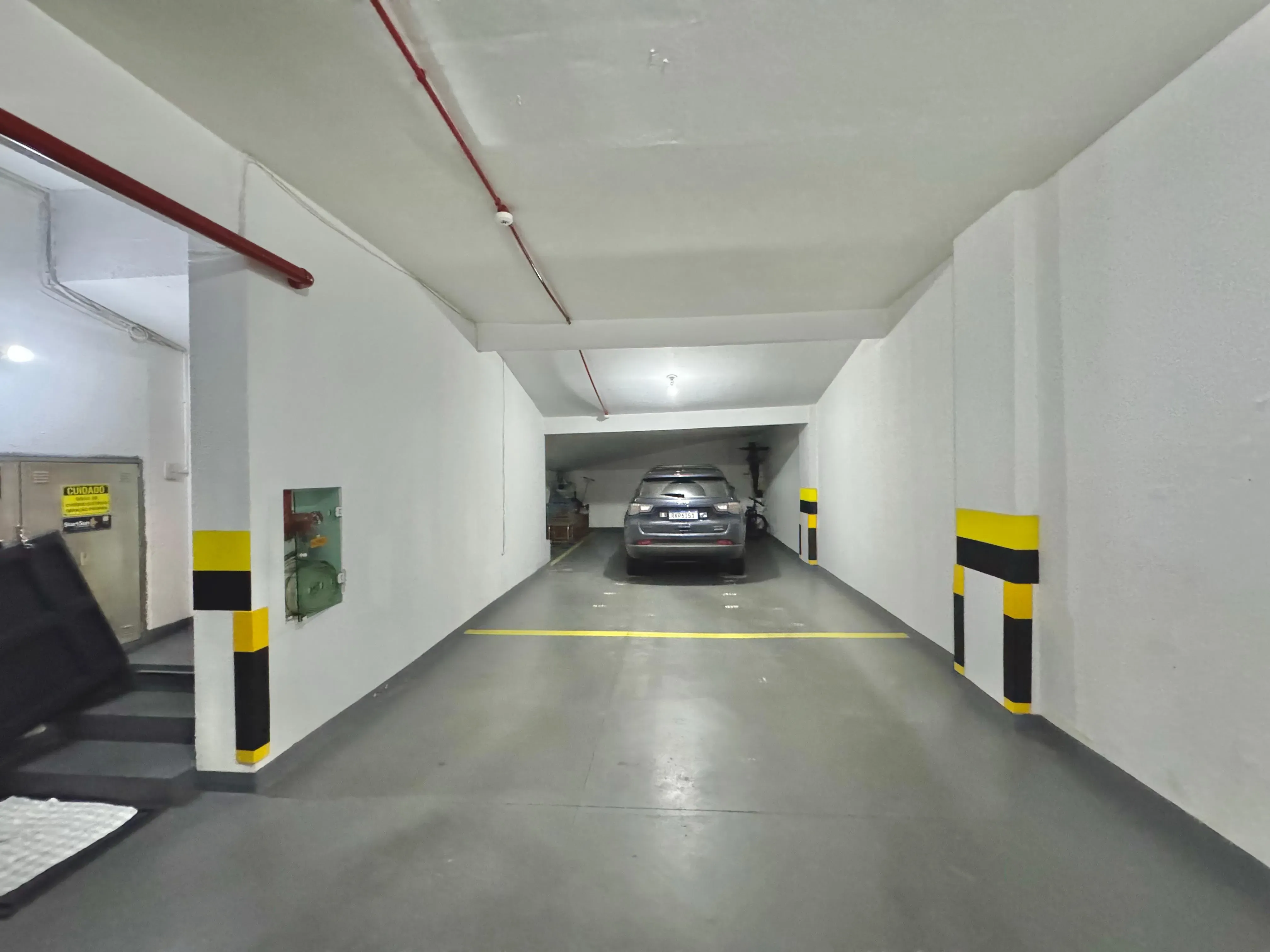 Apartamento garden 4 dormitórios sendo 3 suítes com quintal perto do mar em Balneário Camboriú/SC