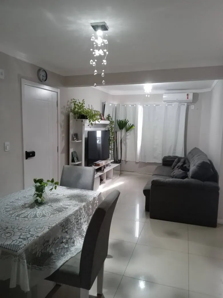 Apartamento térreo diferenciado 2 dormitórios, sendo 1 suíte e 1 vaga no Centro de Camboriú