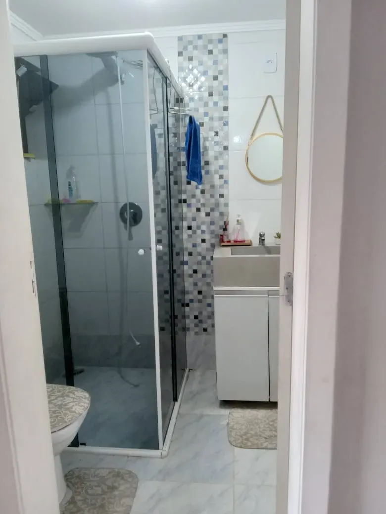 Apartamento térreo diferenciado 2 dormitórios, sendo 1 suíte e 1 vaga no Centro de Camboriú