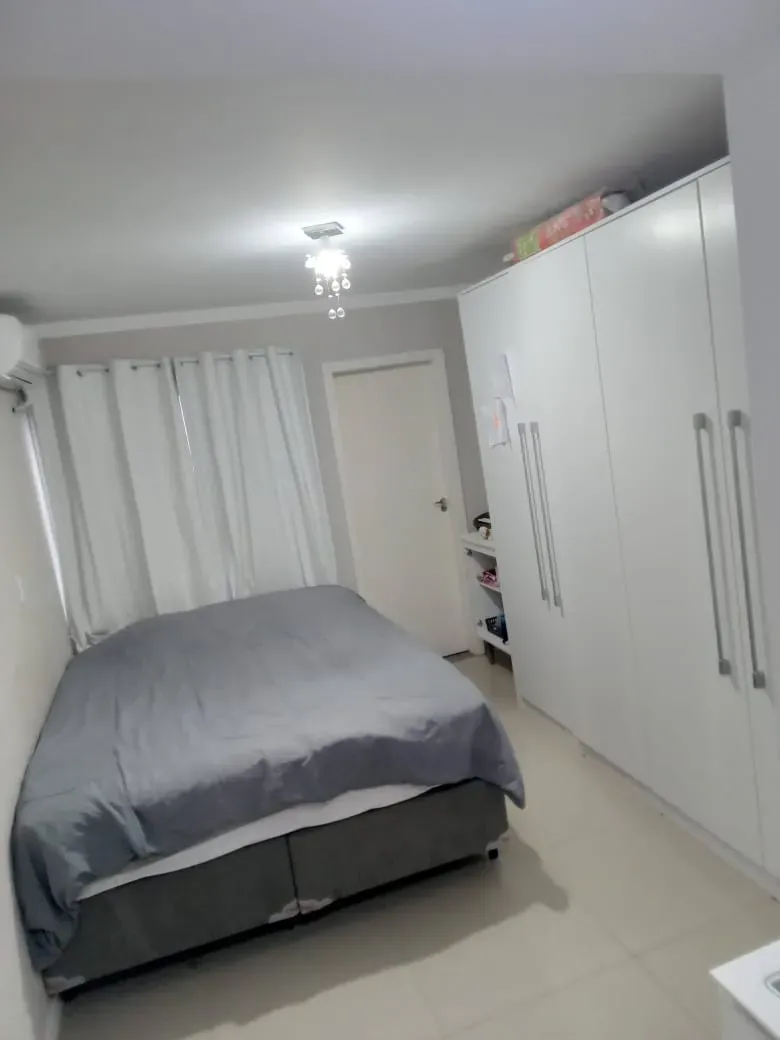 Apartamento térreo diferenciado 2 dormitórios, sendo 1 suíte e 1 vaga no Centro de Camboriú