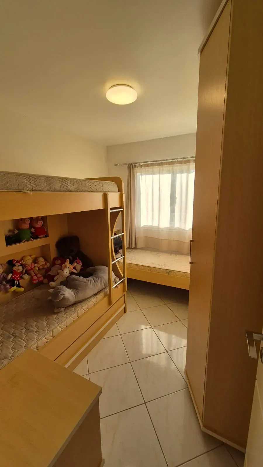 Apartamento quadra mar com 3 dormitórios sendo 1 suíte e 1 vaga em Meia Praia - Itapema/SC