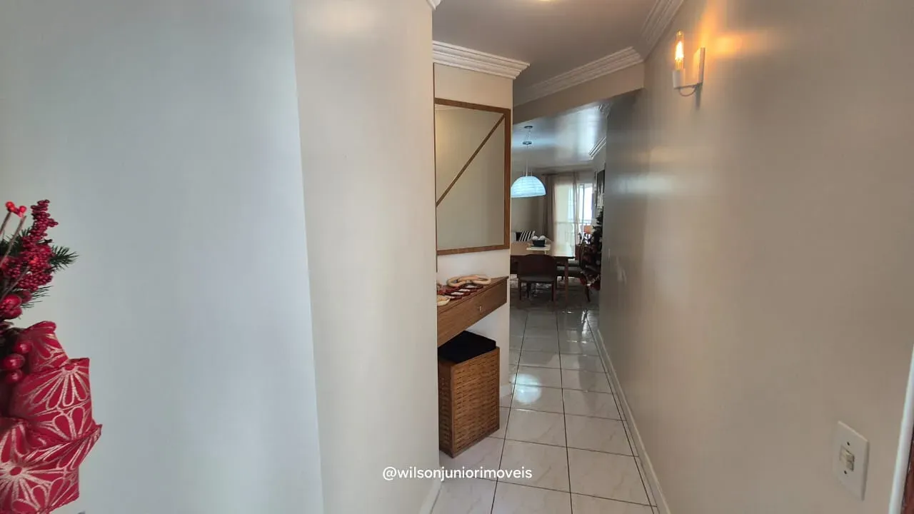 Apartamento quadra mar com 3 dormitórios sendo 1 suíte e 1 vaga em Meia Praia - Itapema/SC
