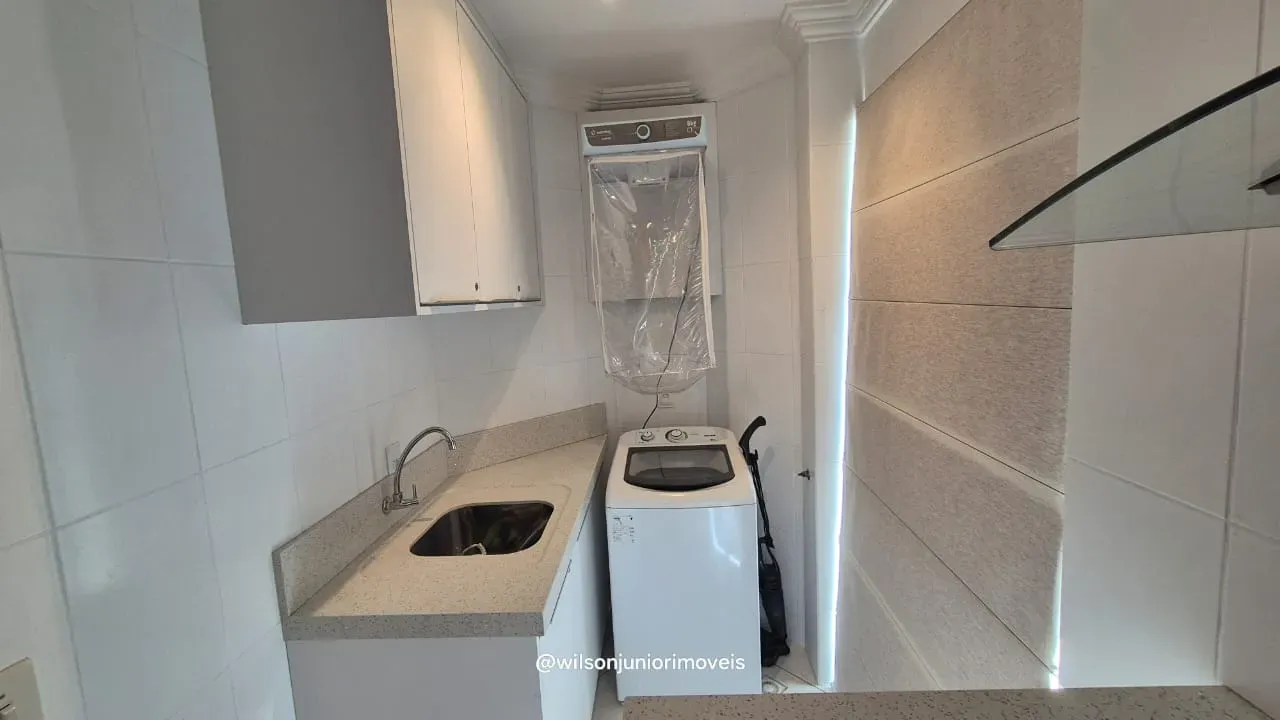 Apartamento quadra mar com 3 dormitórios sendo 1 suíte e 1 vaga em Meia Praia - Itapema/SC