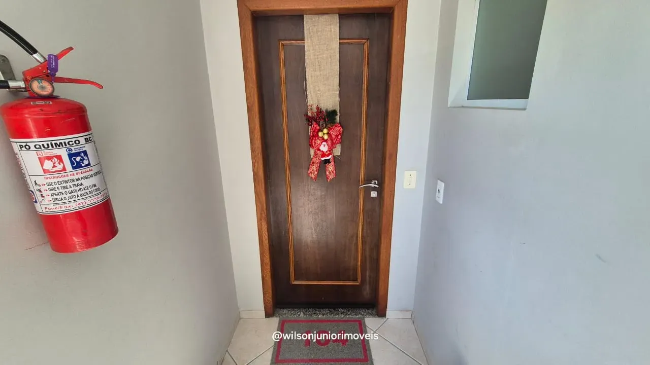 Apartamento quadra mar com 3 dormitórios sendo 1 suíte e 1 vaga em Meia Praia - Itapema/SC