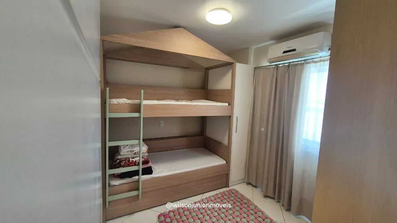 Apartamento quadra mar com 3 dormitórios sendo 1 suíte e 1 vaga em Meia Praia - Itapema/SC