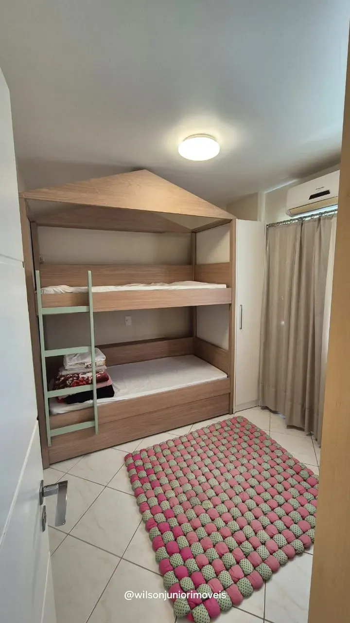 Apartamento quadra mar com 3 dormitórios sendo 1 suíte e 1 vaga em Meia Praia - Itapema/SC