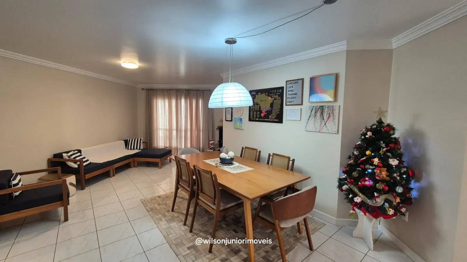 Apartamento quadra mar com 3 dormitórios sendo 1 suíte e 1 vaga em Meia Praia - Itapema/SC