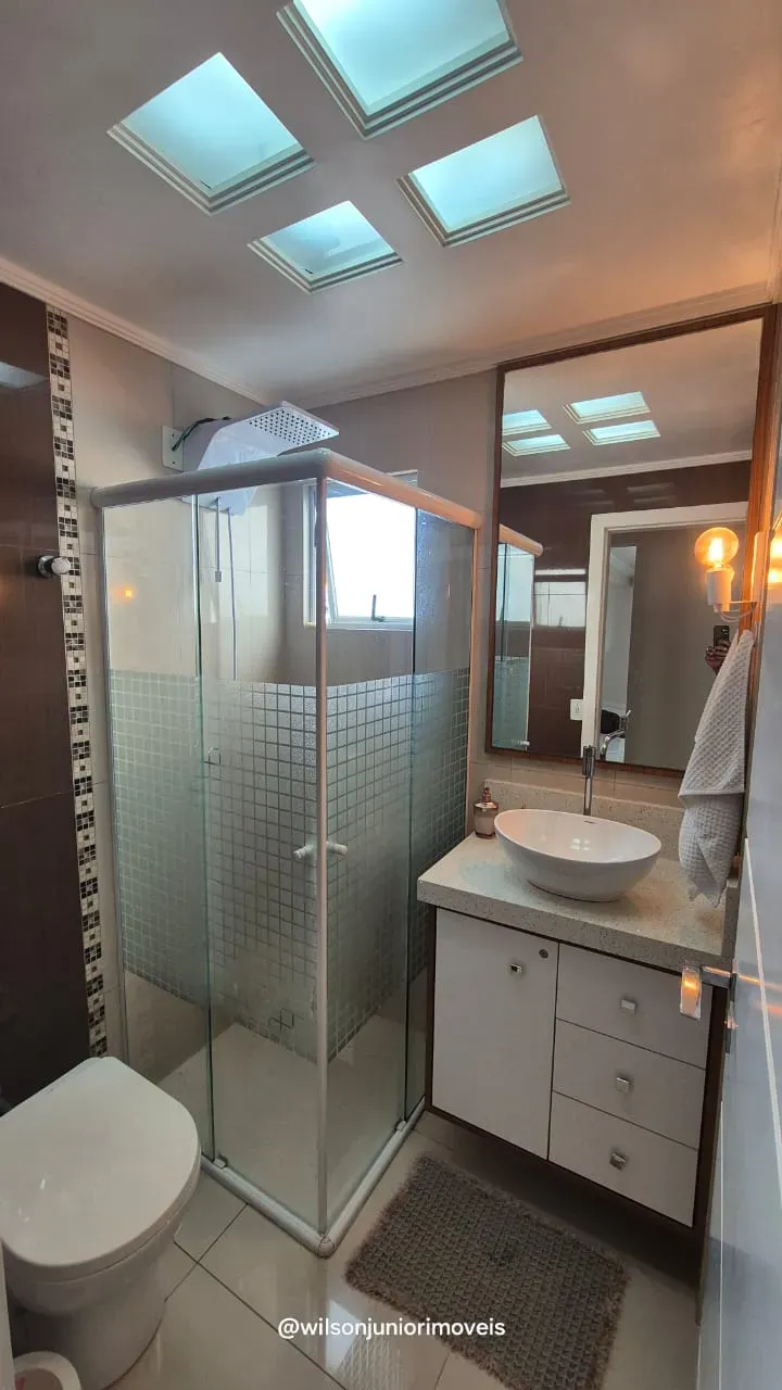 Apartamento quadra mar com 3 dormitórios sendo 1 suíte e 1 vaga em Meia Praia - Itapema/SC