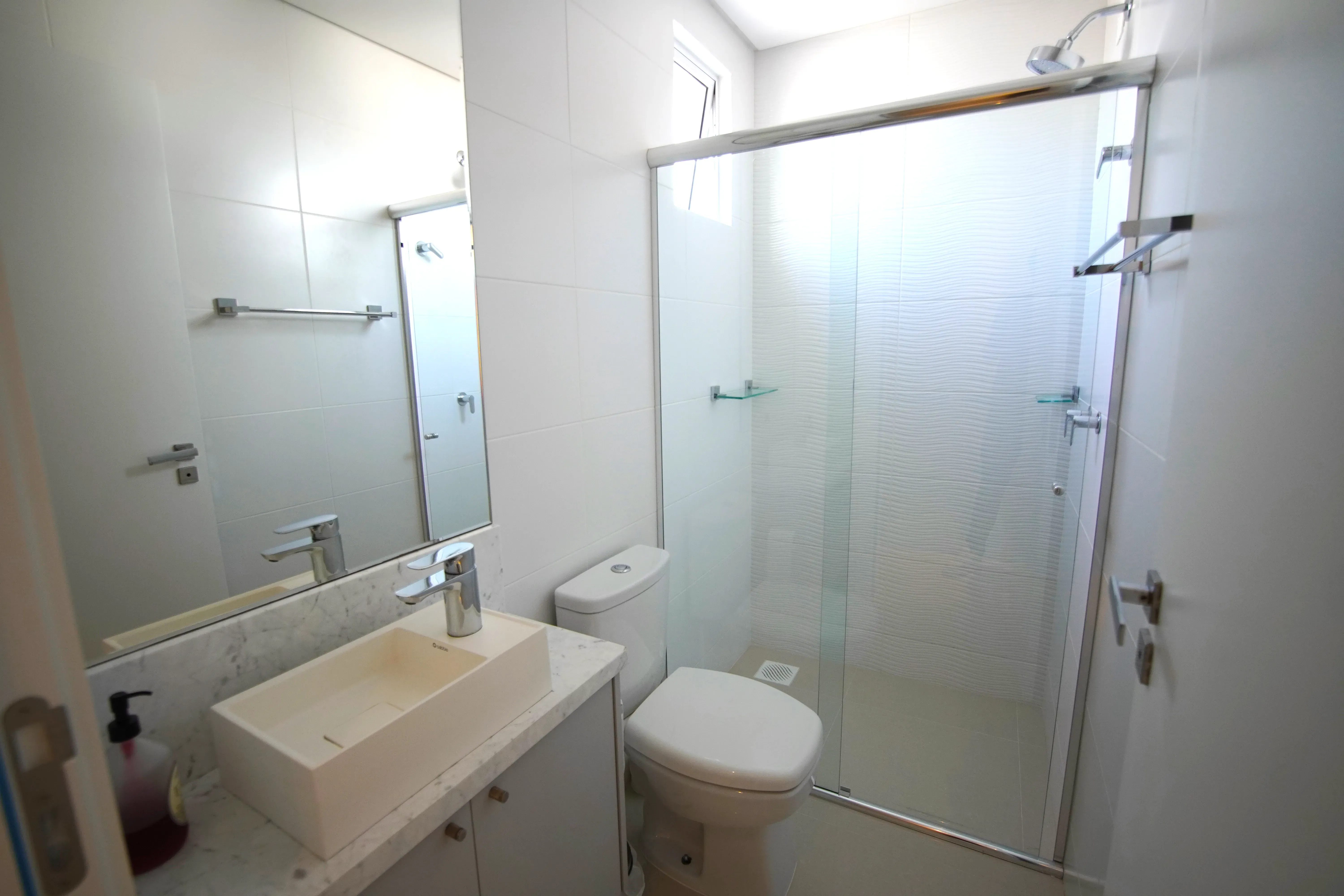 Apartamento com localização privilegiada! 2 suítes e 1 vaga dupla no Centro de Balneário Camboriú