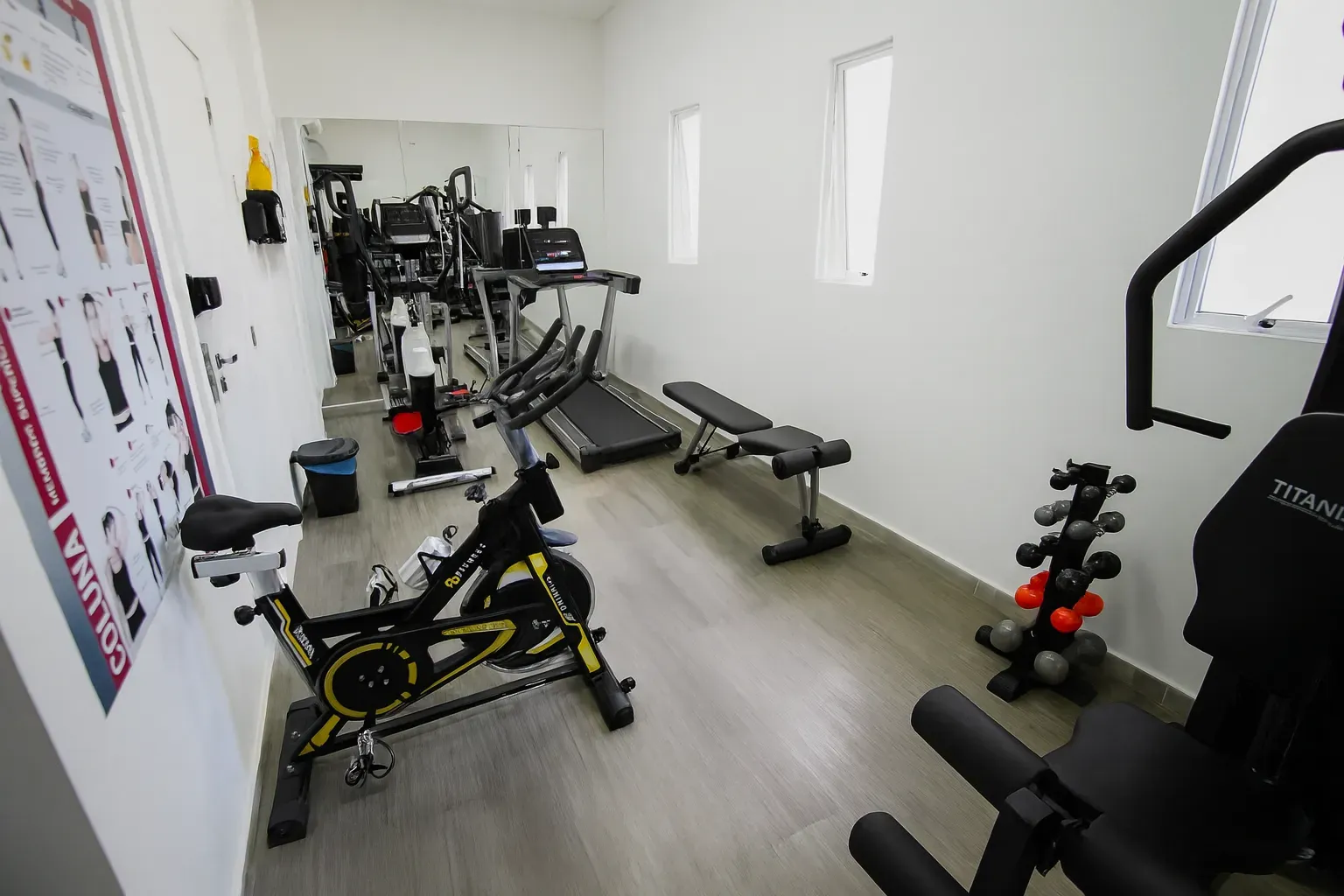 Apartamento com localização privilegiada! 2 suítes e 1 vaga dupla no Centro de Balneário Camboriú