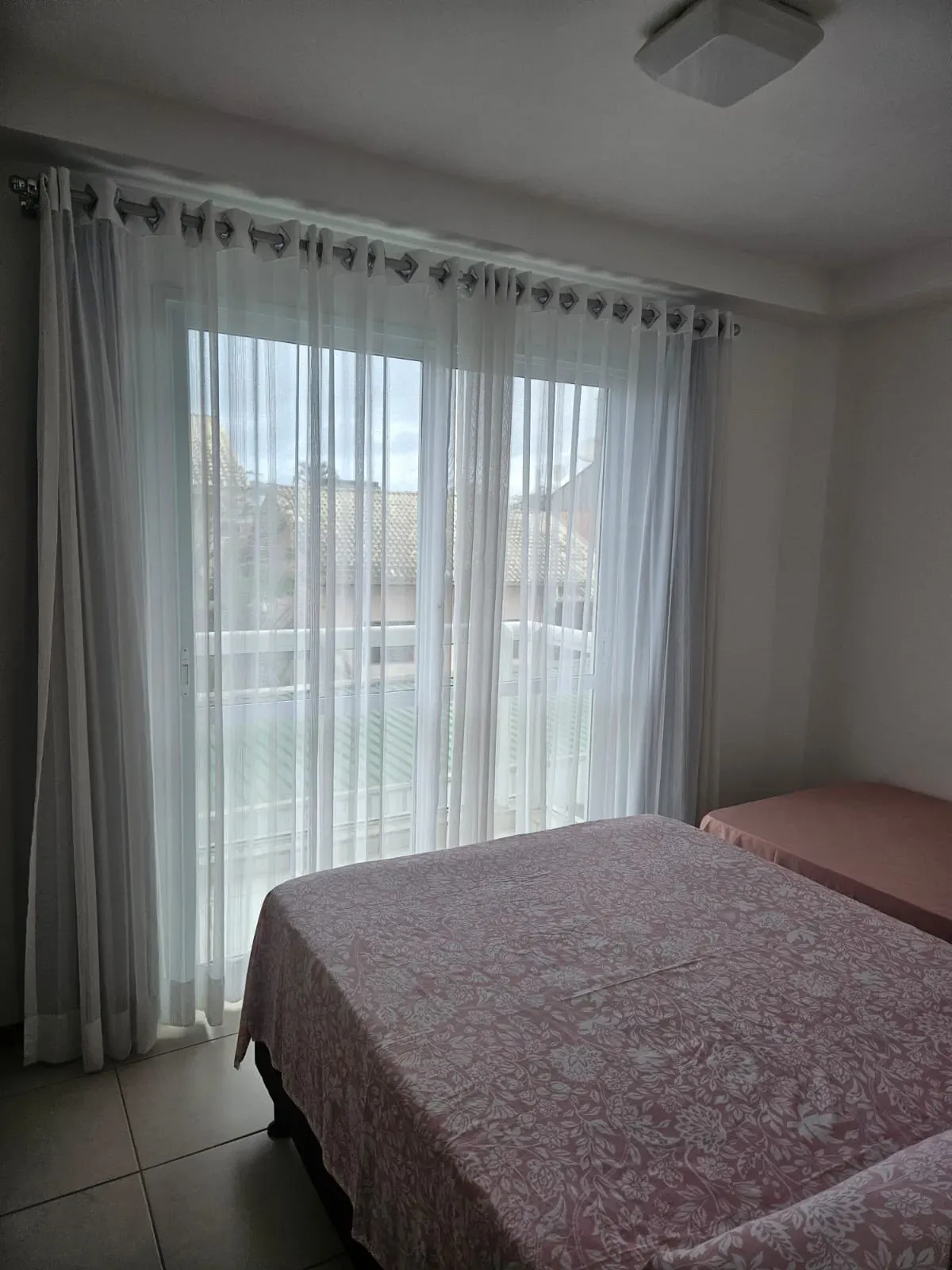 Apartamento com 3 dormitórios sendo 1 suíte e 1 vaga de garagem em Penha