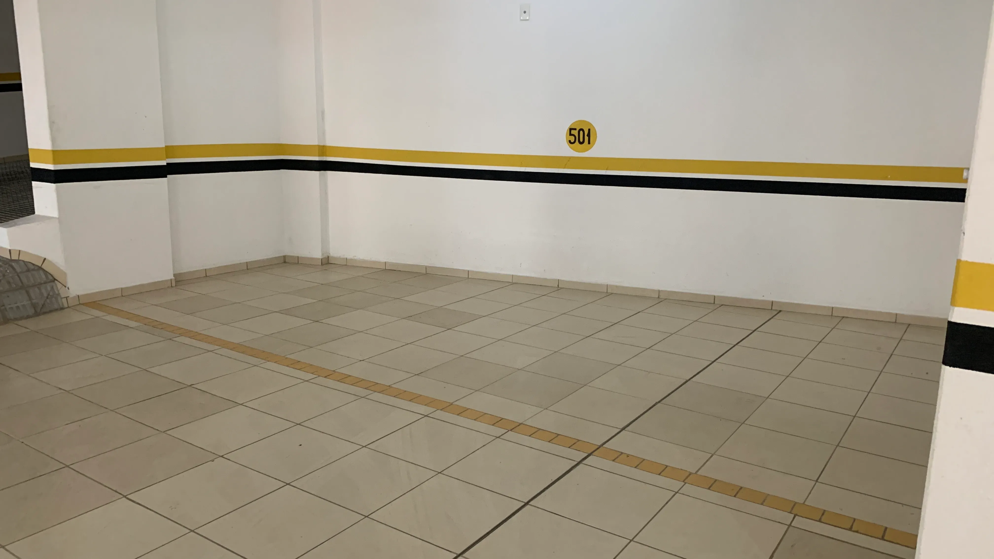 2 dormitórios sendo 1 suíte e 2 vagas de garagem - Bairro das Nações, Balneário Camboriú/SC