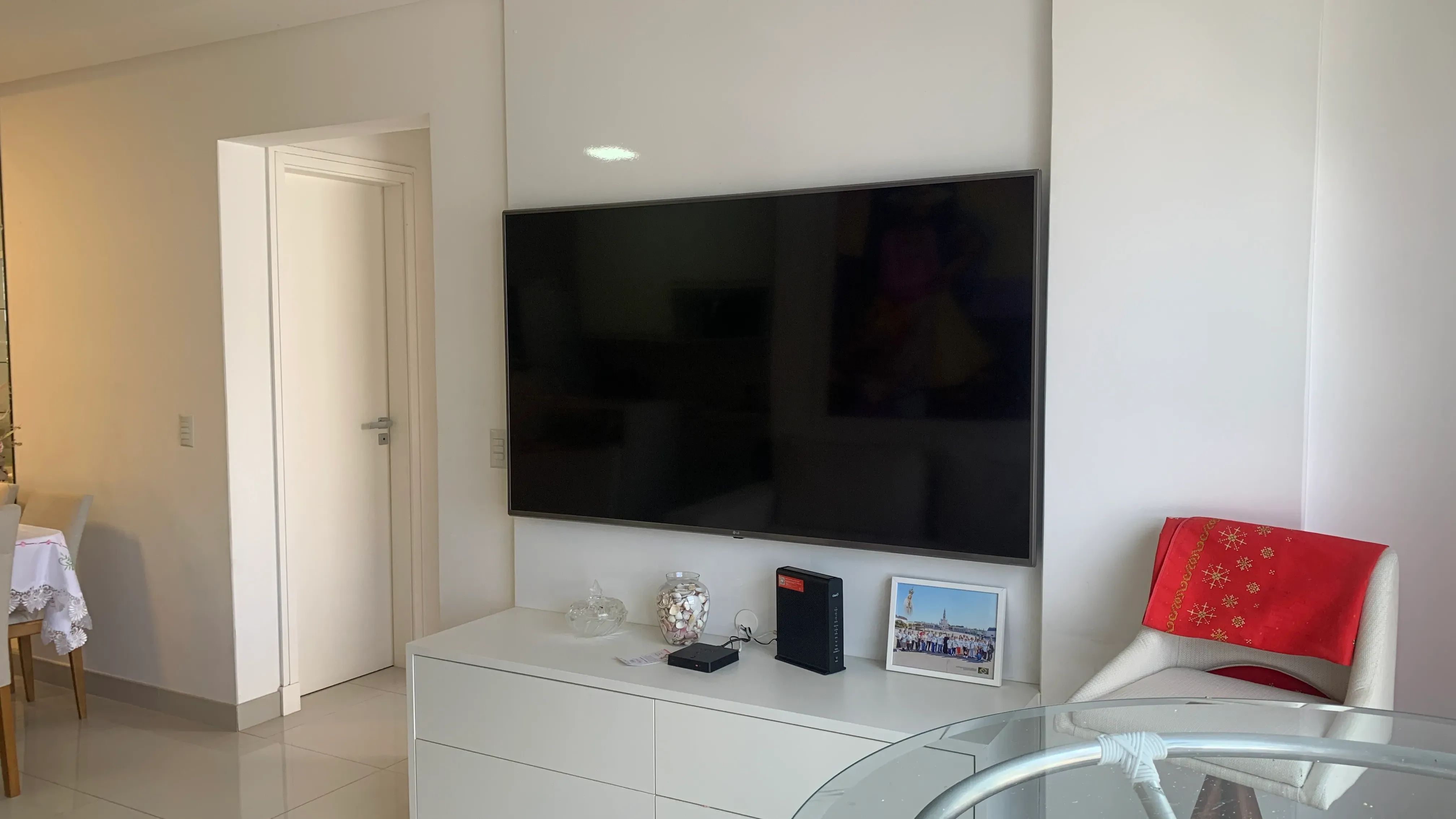 2 dormitórios sendo 1 suíte e 2 vagas de garagem - Bairro das Nações, Balneário Camboriú/SC