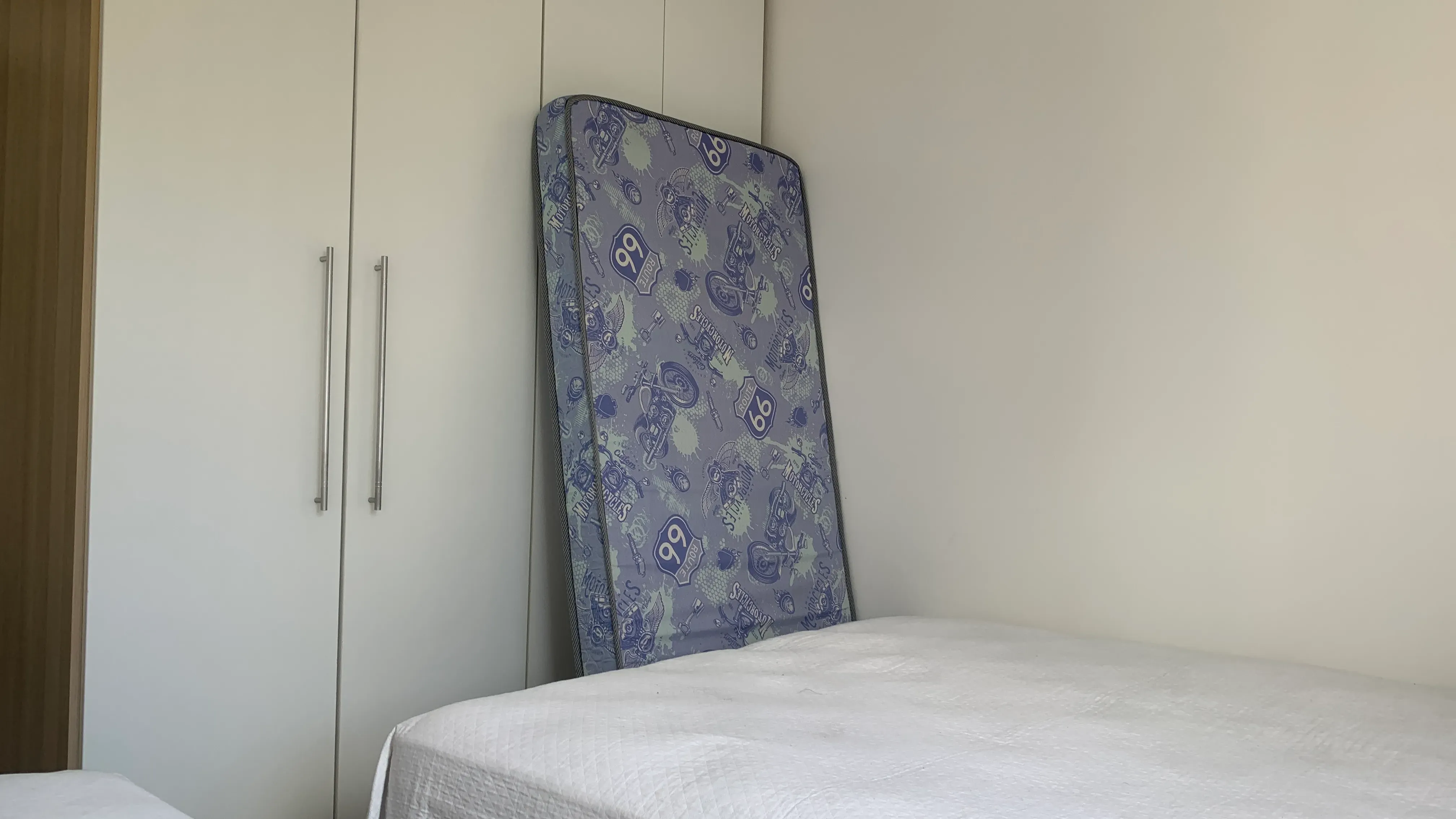 2 dormitórios sendo 1 suíte e 2 vagas de garagem - Bairro das Nações, Balneário Camboriú/SC