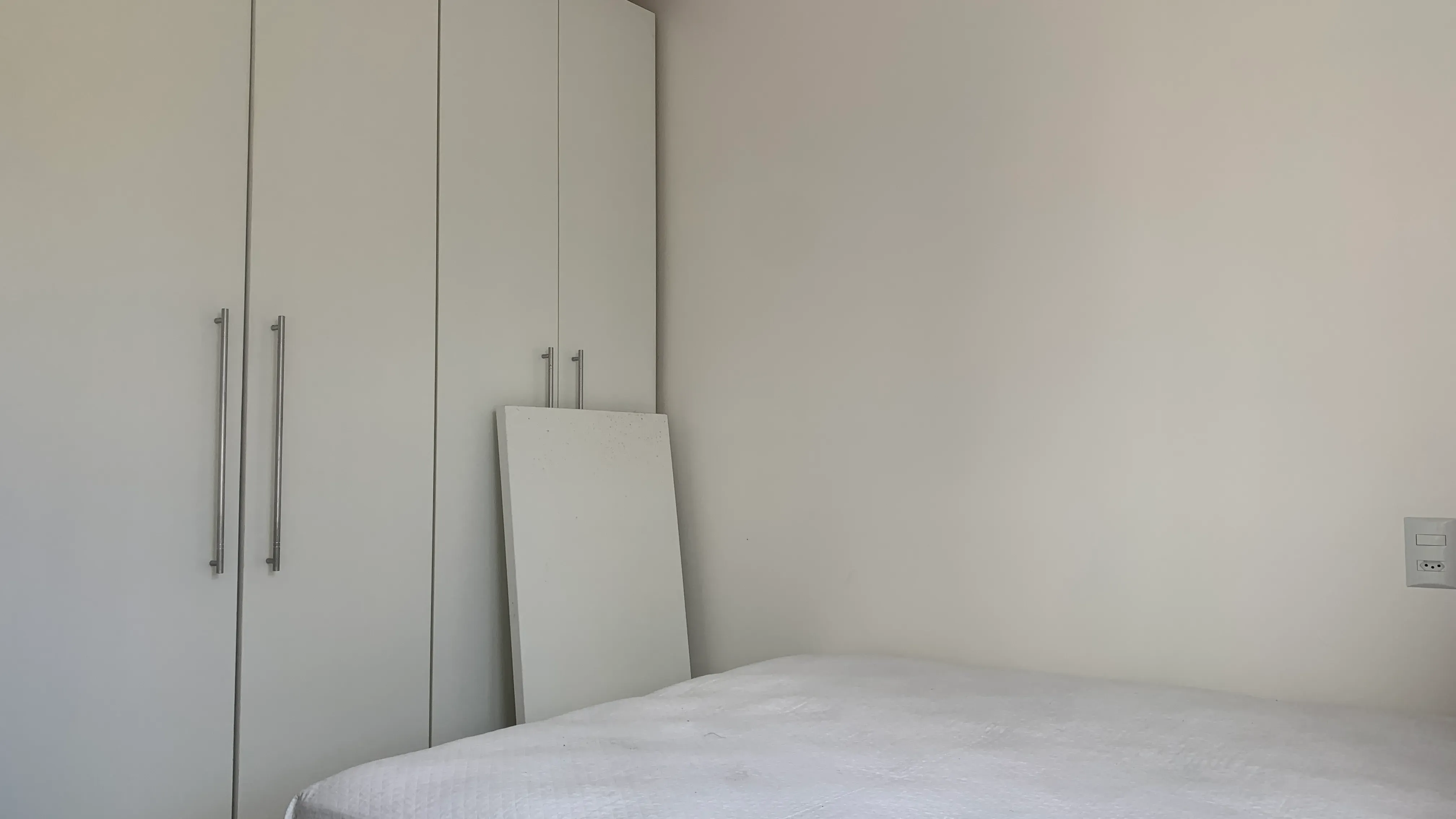 2 dormitórios sendo 1 suíte e 2 vagas de garagem - Bairro das Nações, Balneário Camboriú/SC