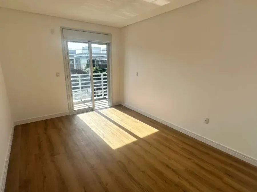 Casa com 3 dormitórios sendo 1 suíte e 2 vagas de garagem - Campeche, Florianópolis/SC