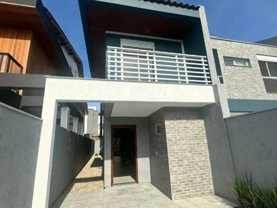 Casa com 3 dormitórios sendo 1 suíte e 2 vagas de garagem - Campeche, Florianópolis/SC