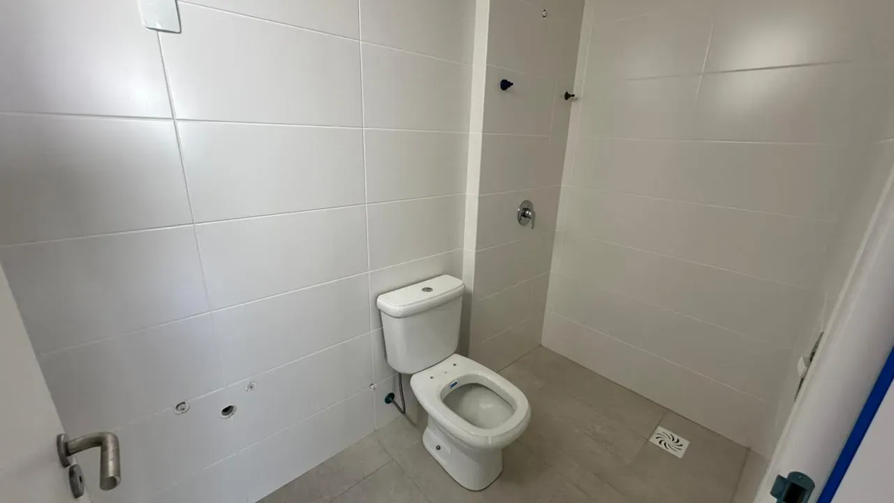 Apartamento com 3 dormitórios sendo 1 suíte e 2 vagas  - Campeche, Florianópolis/SC