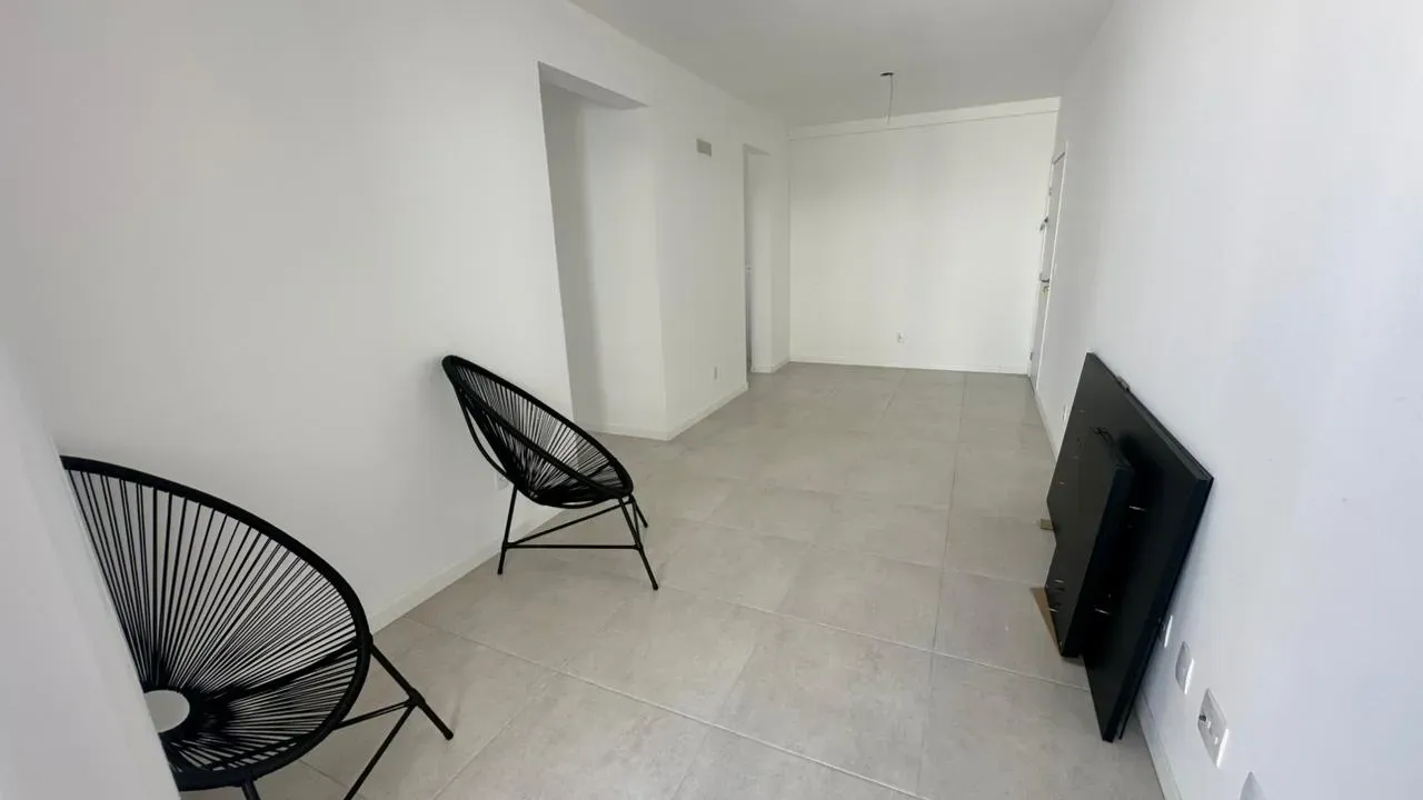 Apartamento com 3 dormitórios sendo 1 suíte e 2 vagas  - Campeche, Florianópolis/SC