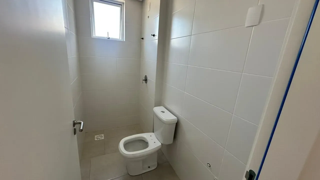 Apartamento com 3 dormitórios sendo 1 suíte e 2 vagas  - Campeche, Florianópolis/SC