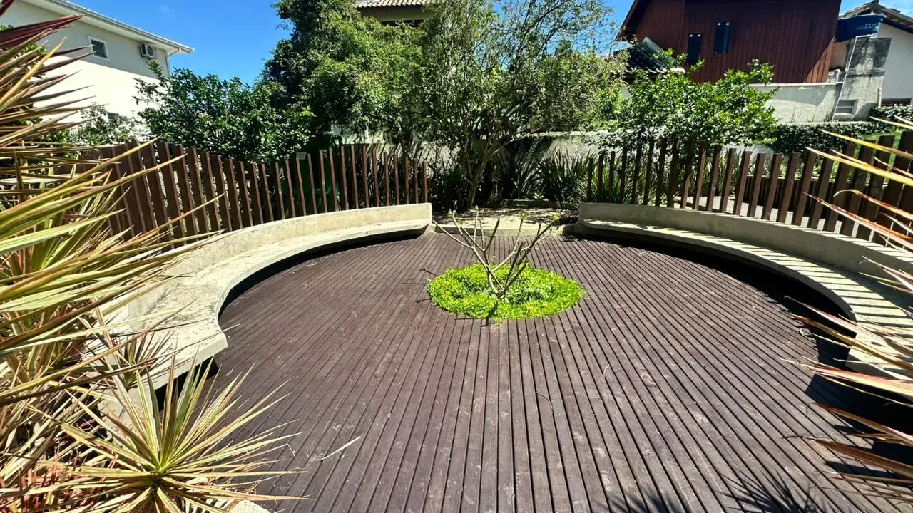 Apartamento com 3 dormitórios sendo 1 suíte e 2 vagas  - Campeche, Florianópolis/SC