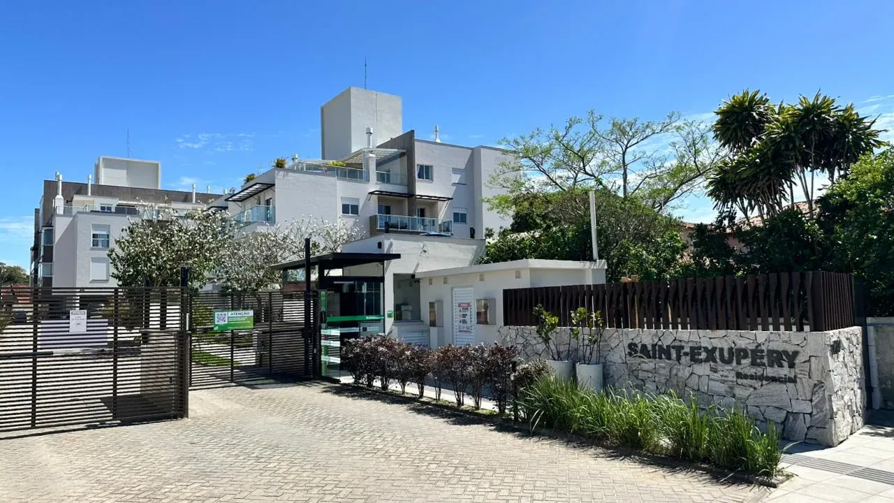 Apartamento com 3 dormitórios sendo 1 suíte e 2 vagas  - Campeche, Florianópolis/SC