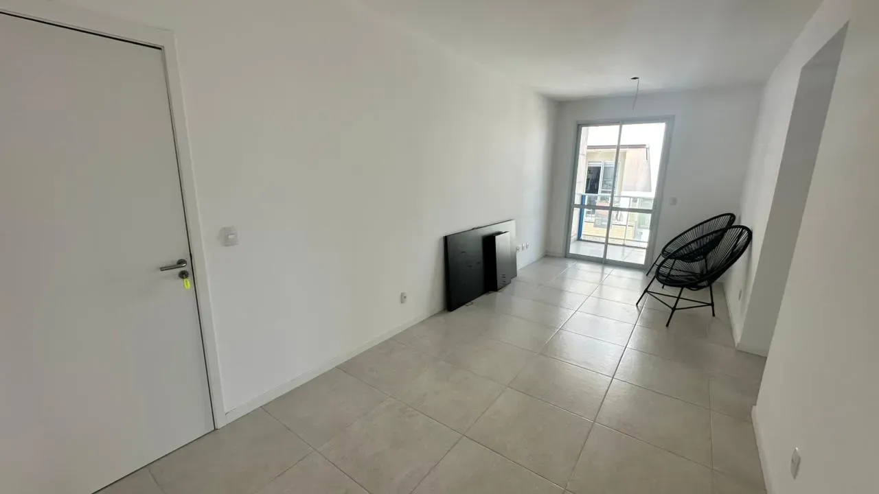 Apartamento com 3 dormitórios sendo 1 suíte e 2 vagas  - Campeche, Florianópolis/SC