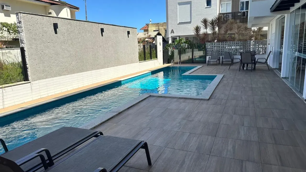Apartamento com 3 dormitórios sendo 1 suíte e 2 vagas  - Campeche, Florianópolis/SC