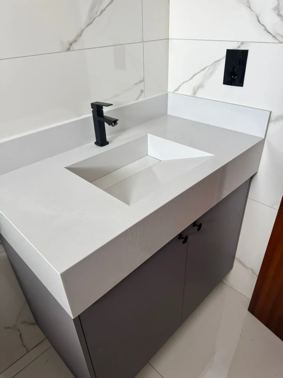 Casa geminada com 2 dormitórios e garagem para 2 carros em Palhoça/SC