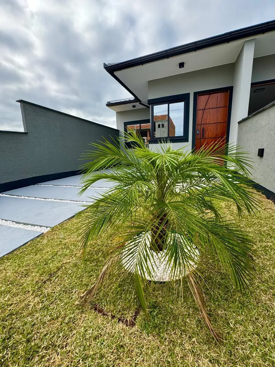 Casa geminada com 2 dormitórios e garagem para 2 carros em Palhoça/SC