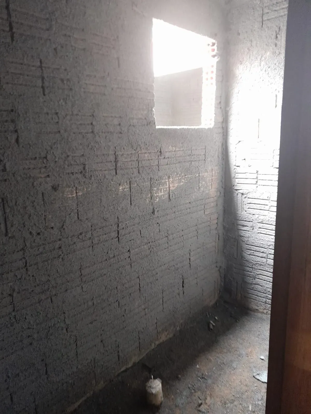 Casa em construção com 3 dormitórios sendo 1 suíte e 2 vagas de garagem em Palhoça/SC