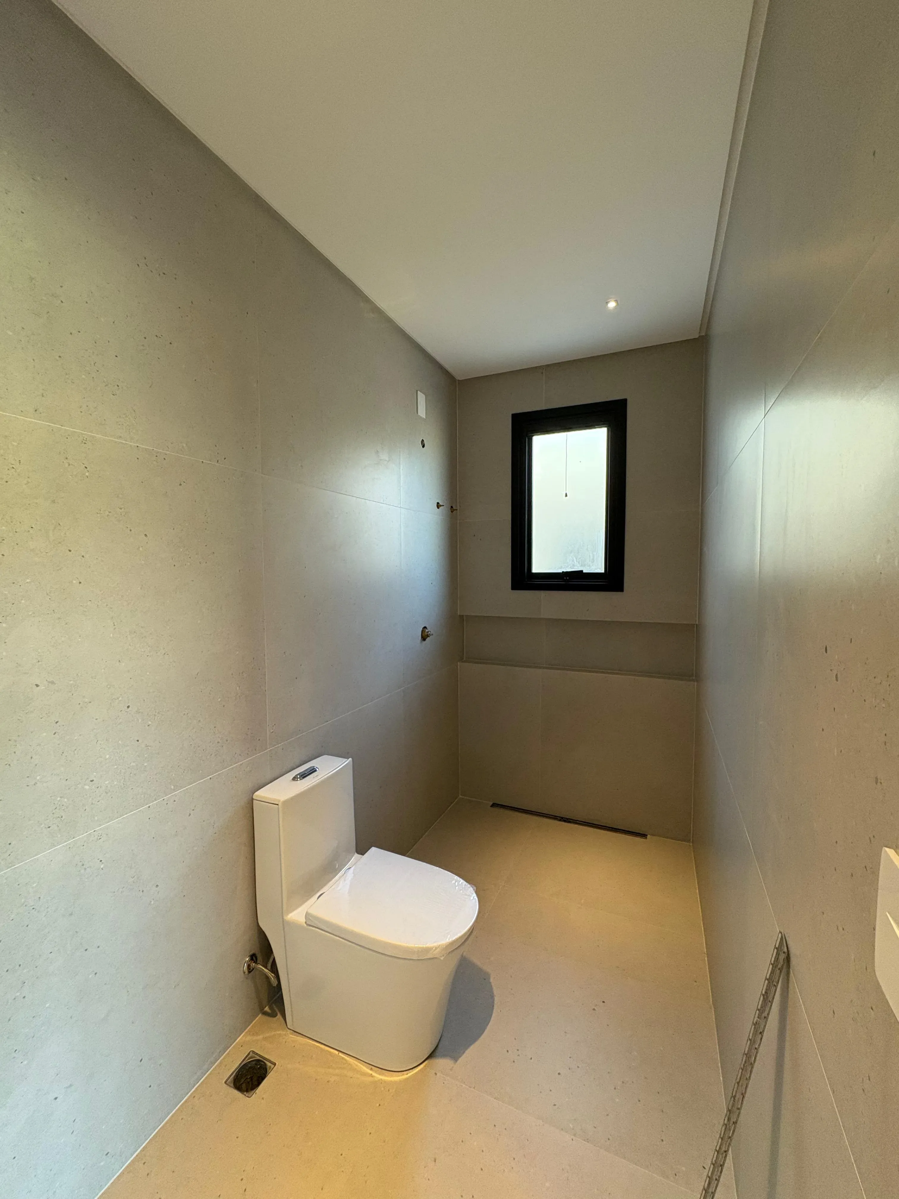 Casa com 4 dormitórios sendo 4 suítes e 4 vagas de garagem em Camboriú/SC