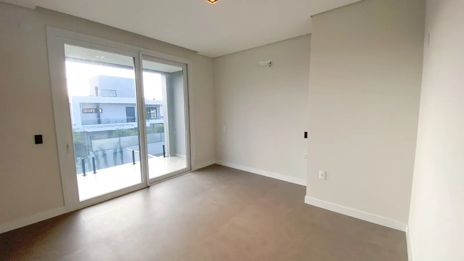 Casa com 4 suítes e 4 vagas de garagem - Campeche,  Florianópolis/SC