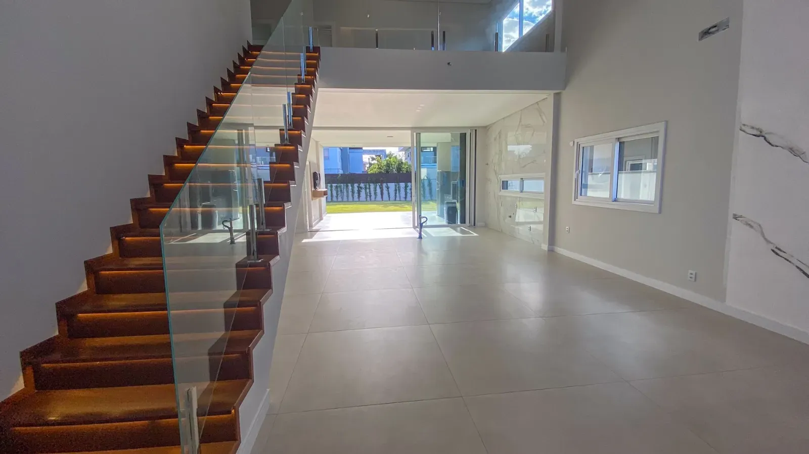 Casa com 4 suítes e 4 vagas de garagem - Campeche,  Florianópolis/SC