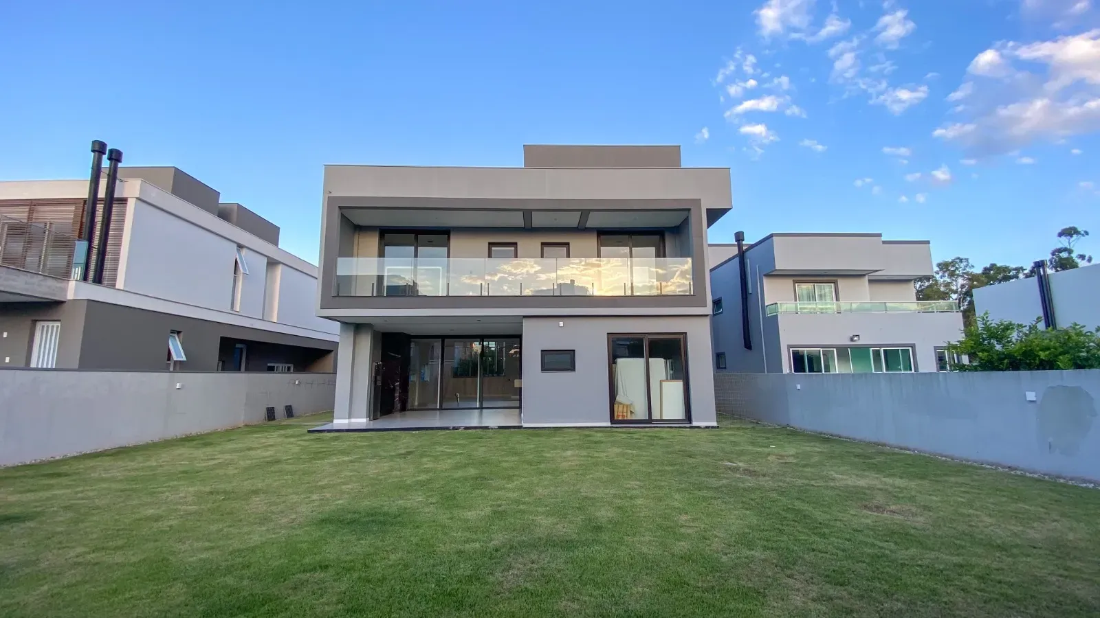 Casa com 4 suítes e 4 vagas de garagem - Campeche,  Florianópolis/SC