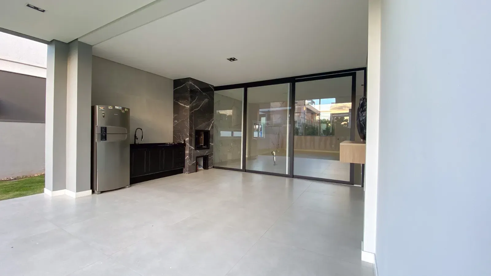 Casa com 4 suítes e 4 vagas de garagem - Campeche,  Florianópolis/SC