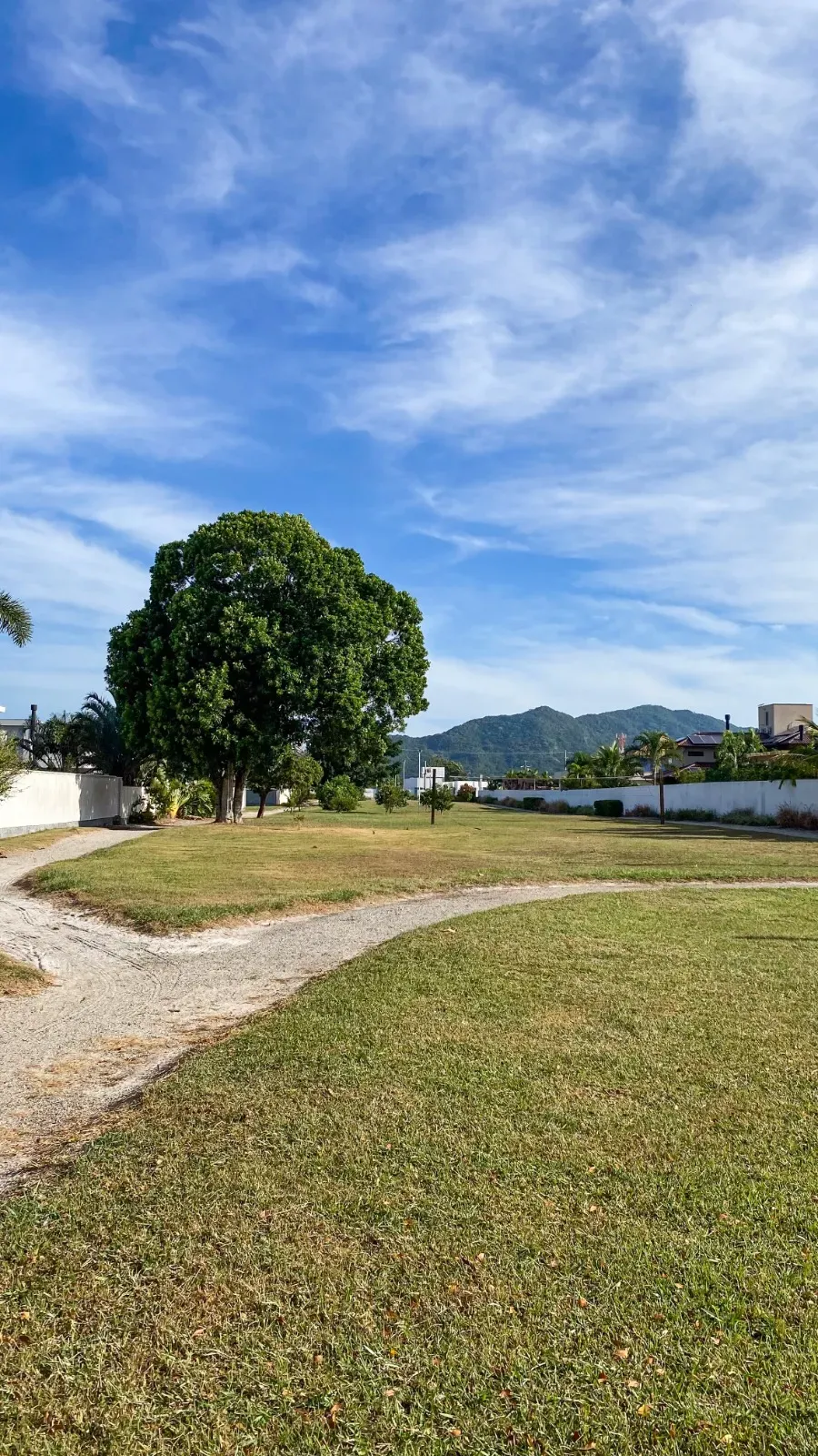 Casa com 4 suítes e 4 vagas de garagem - Campeche,  Florianópolis/SC