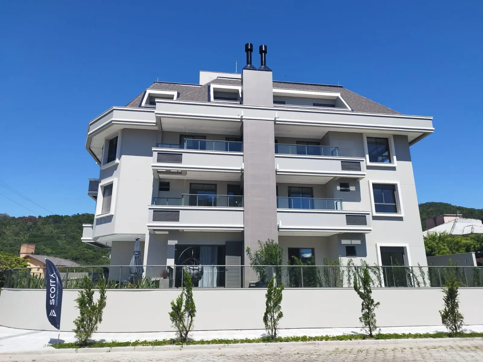 Apartamento 3 suítes e 3 vagas de garagem em Florianópolis/SC