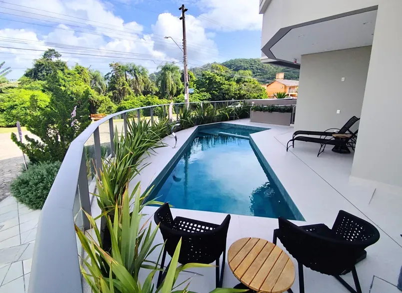 Apartamento 3 suítes e 3 vagas de garagem em Florianópolis/SC