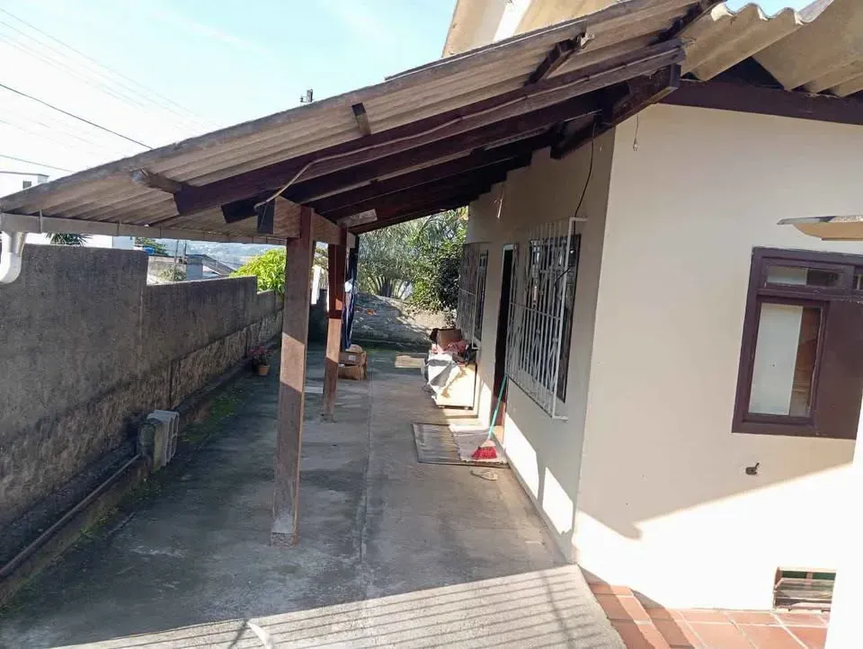 Casa mista com 4 dormitórios, em ótima localização no Bairro Agrícola em Blumenal/SC